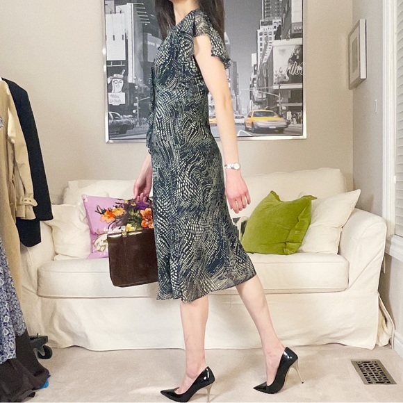 Flutter sleeve sheer dot pattern overlay midi dress - Picture 5 of 14